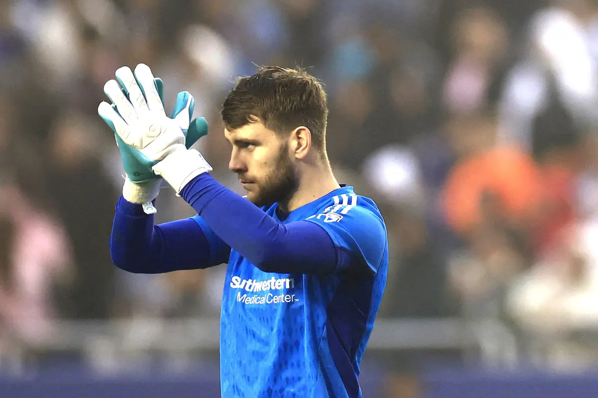 Foto: Mengenal Maarten Paes, Calon Kiper Naturalisasi Indonesia yang Buat Lionel Messi Geleng-geleng Kepala