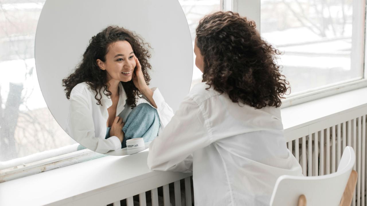 6 Kunci Mengoptimalkan Potensi Diri melalui Self Love, Buat Diri menjadi Lebih Positif dan Bahagia (Foto dok : pexels/pavel danilyuk)