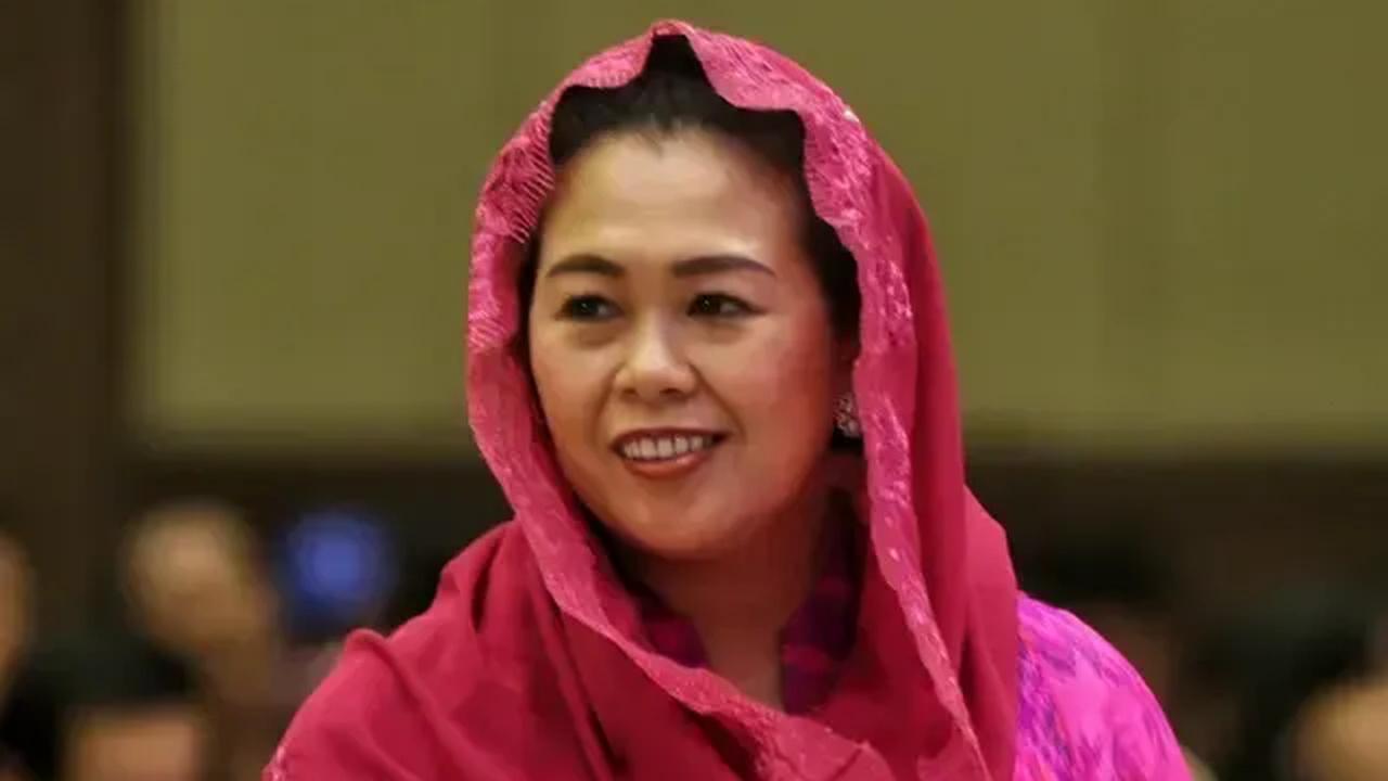 Putri Presiden ke-4 RI Abdurrahman Wahid alias Gus Dur, Yenny Wahid menyatakan kesiapannya dipinang menjadi Calon Wakil Presiden.