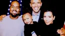 Donald Trump resmi dilantik menjadi Presiden Amerika ke-45, dan tugas Barack Obama selama delapan tahun selesai juga. Kim Kardashian, sebagai bentuk apresiasinya ia mengucapkan terima kasih lewat tulisan di situs miliknya. (doc.aceshowbiz.com)