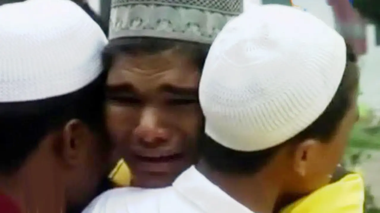 Suasana Haru Salat Id Pengungsi Rohingya di Medan