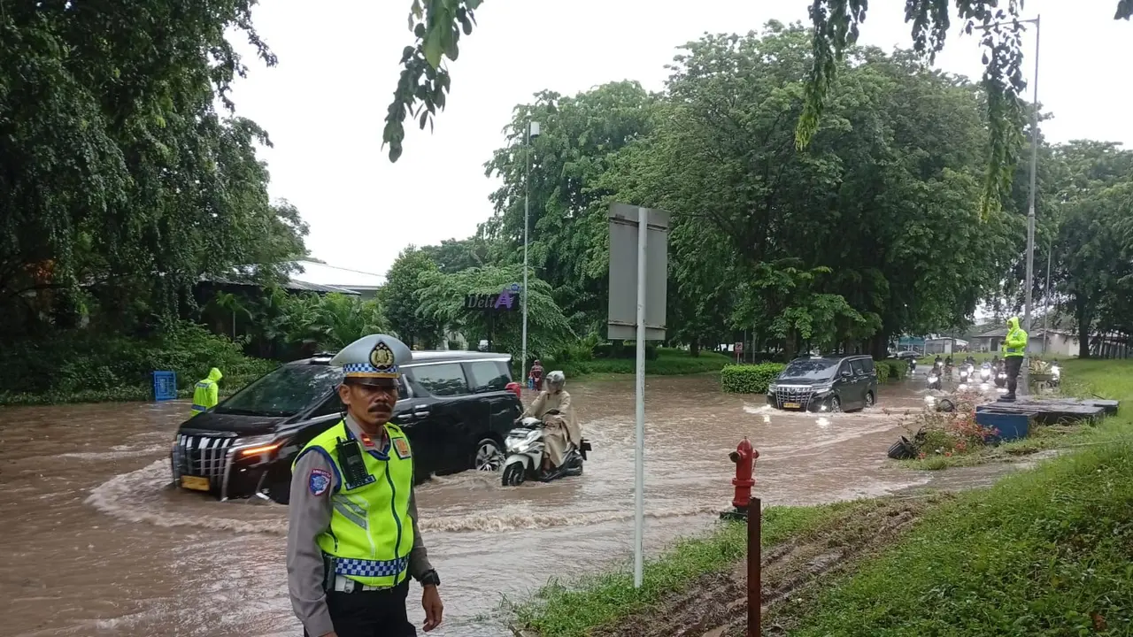Info Banjir Jakarta, Akses ke Bandara Soetta Terendam hingga 20 Cm