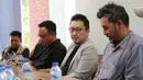 <p>Deputy CEO KapanLagi Youniverse, Danny Purnomo (kedua kanan) saat menghadiri pertemuan dengan LOC Panitia Lokal FIBA World Cup 2023 saat kunjungan ke dapur redaksi Bola.com, Gondangdia, Jakarta, Selasa (8/8/2023). (Bola.com/M Iqbal Ichsan)</p>