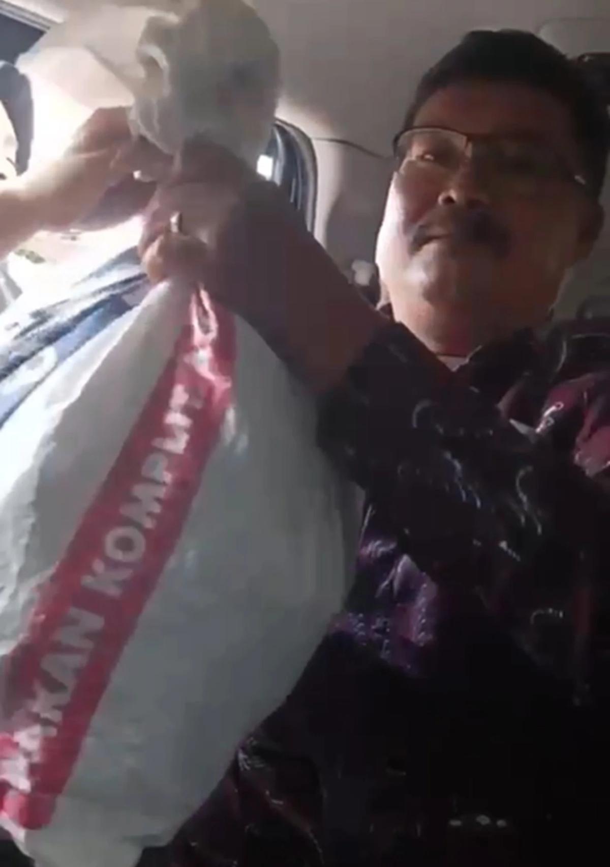 Viral video diduga duit setorang kasus bupati pati sudewo
