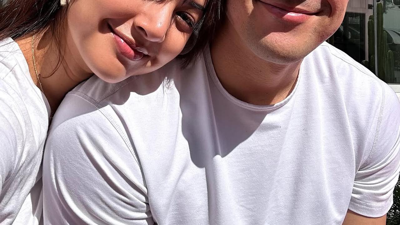 Resmi Menikah, Ini Deretan Foto Mesra Aurelie Moeremans dan Tyler Bigenho yang Doyan Selfie Bareng