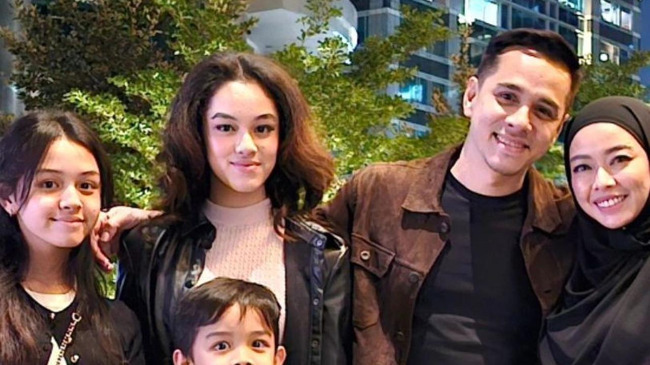 Momen Rionaldo Stockhorst Dampingi Anak-anak Jalani Pesantren Kilat di Sekolah, Kompak Banget Bareng Istri