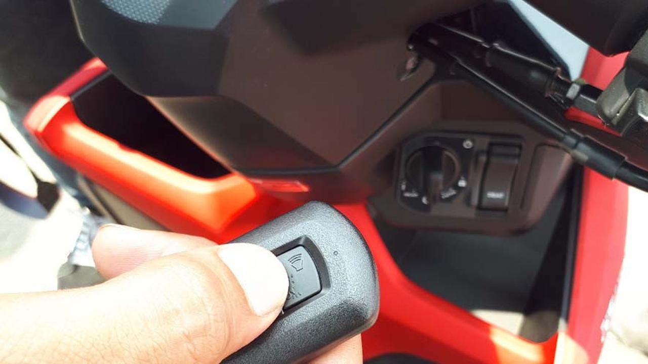 Remote Keyless Sepeda Motor Aman Jika Terkena Air Hujan? Ini Faktanya