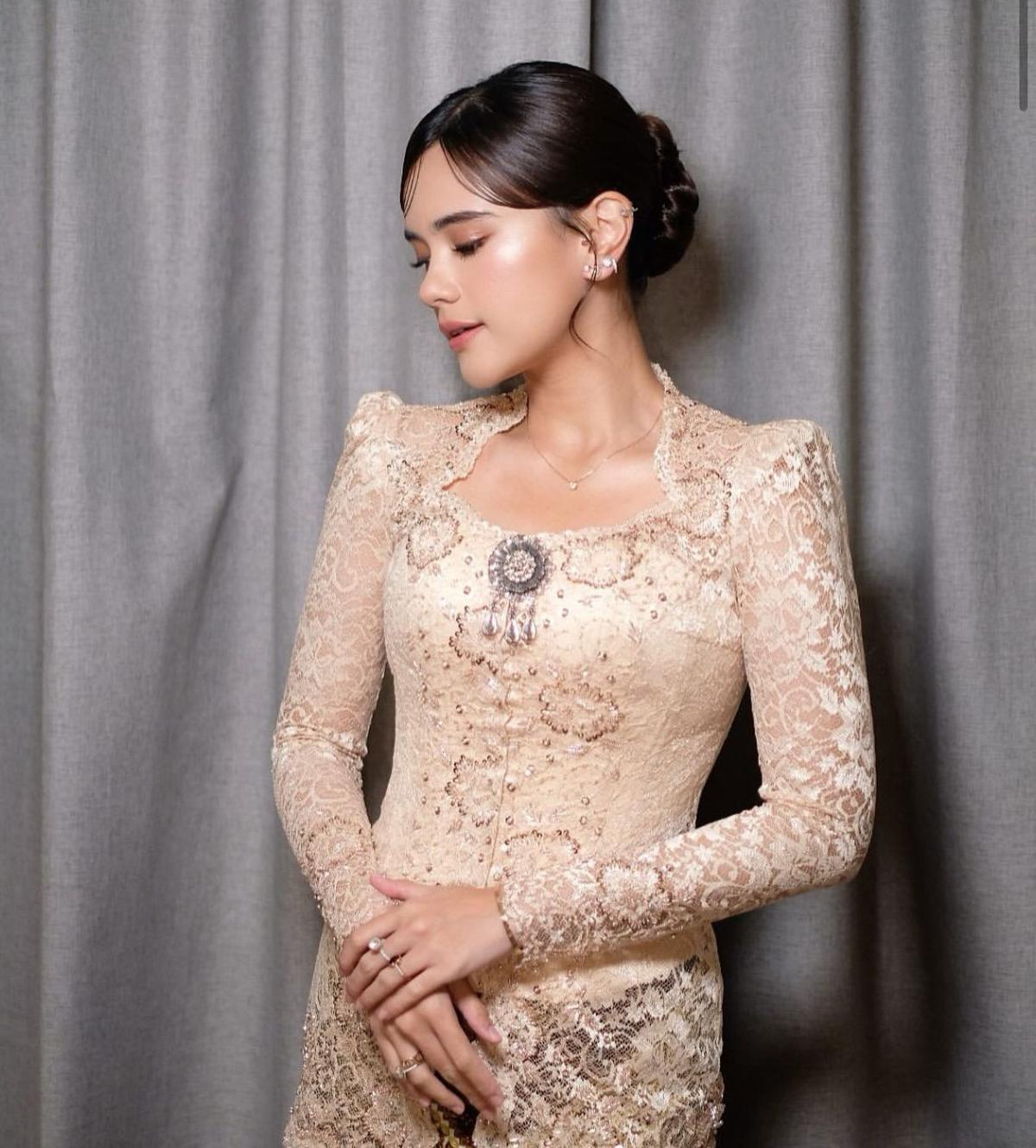 7 Potret Audi Marissa Tampil Anggun Jadi Bridesmaid di Pernikahan Ochi Rosdiana, Ini Reaksi Warganet