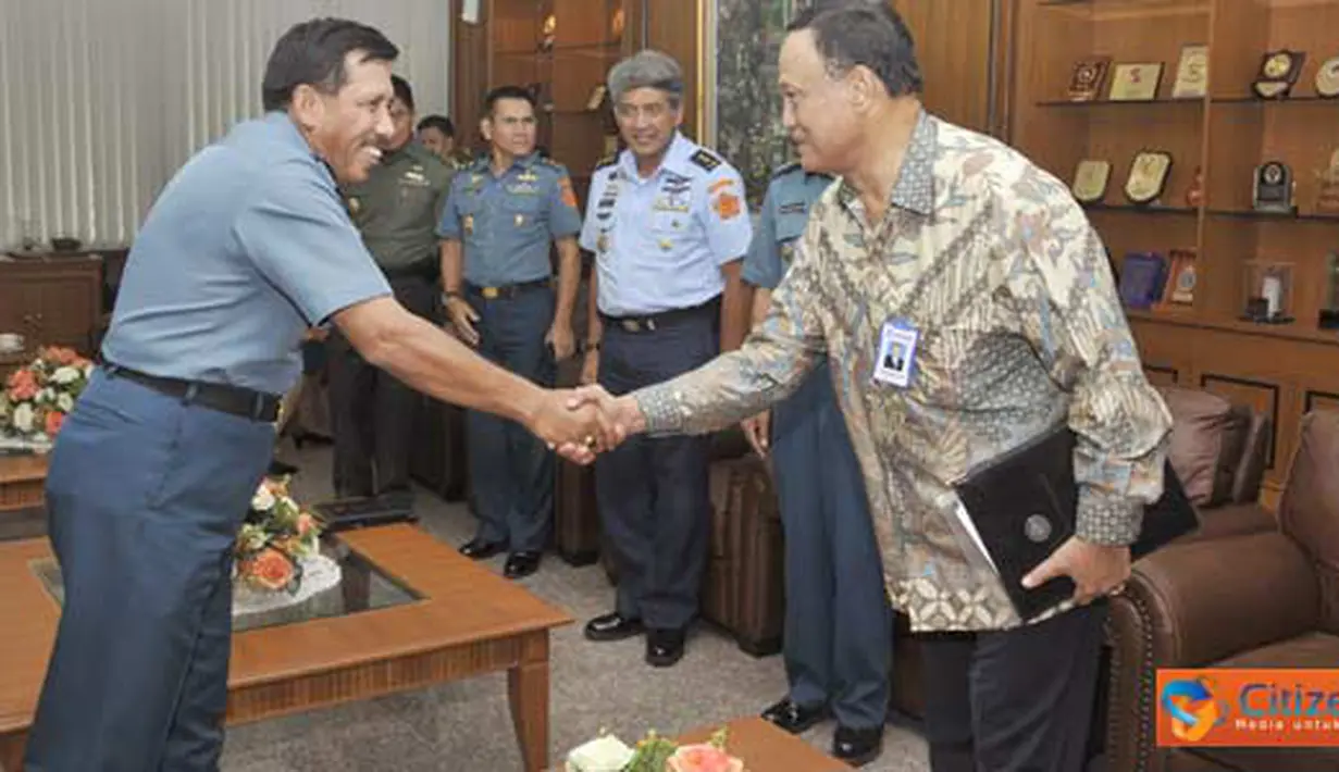 Citizen6, Jakarta: Panglima TNI menerima kunjungan Presiden The Eleventh Asia Pacific Conference on Emergency and Disaster Medicine (APCEDM XI) Dr. Abdul Radjak, DSOG beserta rombongan di Mabes TNI Cilangkap, Jakarta Timur, Jum’at (8/4). (Pengirim: Badar)