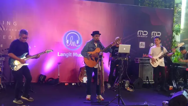 Glenn Fredly saat peluncuran lagu Kembali Ke Awal