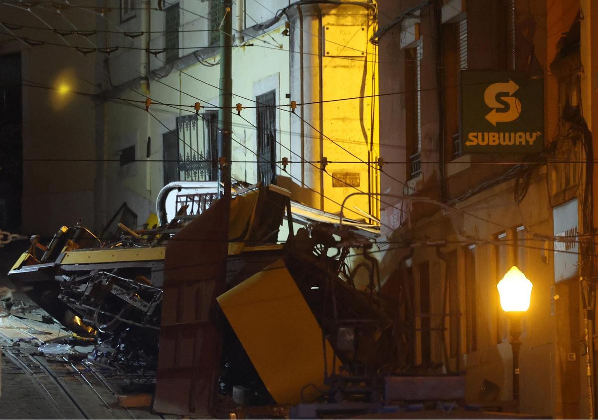 FOTO:  Kereta Kabel Bersejarah Gloria di Portugal Renggut 15 Nyawa
