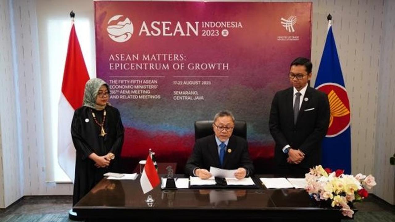 Mendag Zulkifli Hasan Tanda Tangani AFSRF, Pastikan Keamanan dan Kelancaran Arus Pangan di Kawasan ASEAN