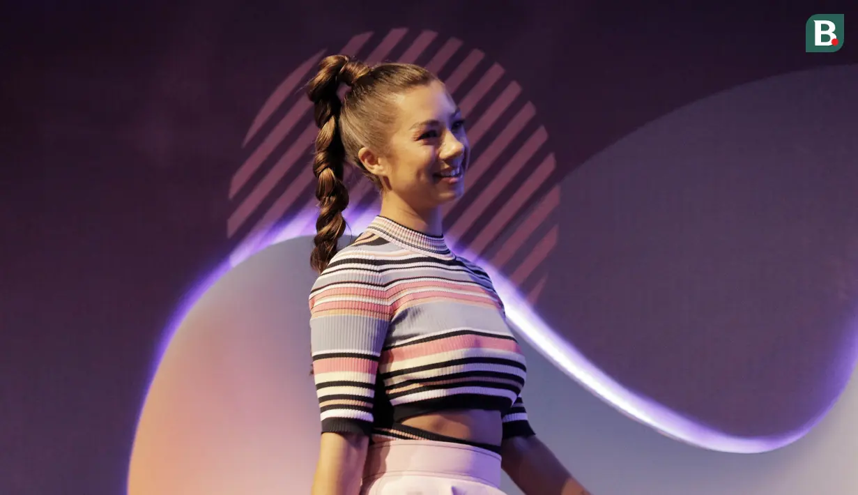 Jennifer Bachdim saat menghadiri XYZ Day 2018 di The Hall Senayan City, Jakarta Pusat pada Rabu (25/4/2018). Acara XYZ Day juga merupakan ajang perkenalan KapanLagi Youniverse. (Bola.com/M Iqbal Ichsan)