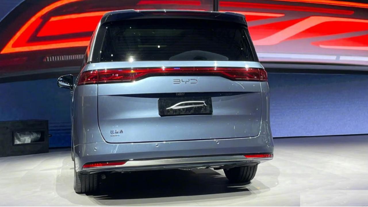 BYD Xia, MPV Plug-in Hybrid Premium Pesaing Toyota Alphard