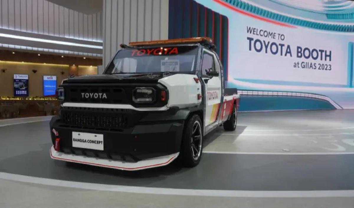 "All New Rangga akan dijual di bawah Rp 300 juta, sebab kami sudah punya Hilux S Cab di atas Rp 300 juta."