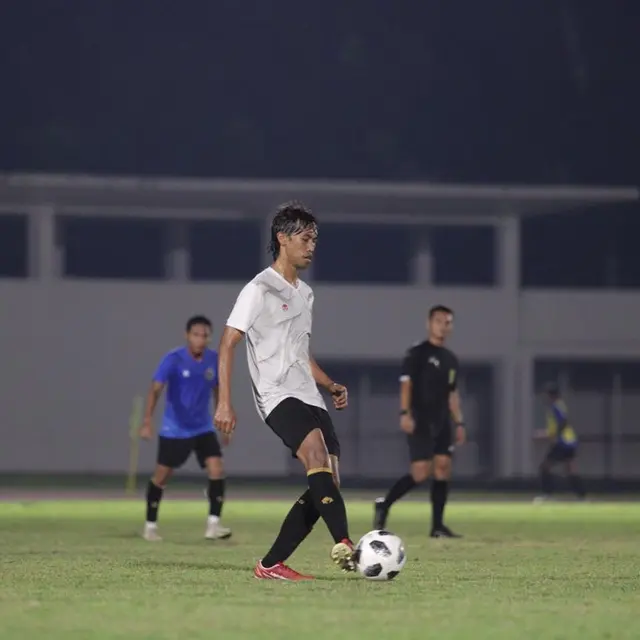 5 Potret Ady Setiawan saat Latihan Bersama Timnas, Gelandang Persebaya