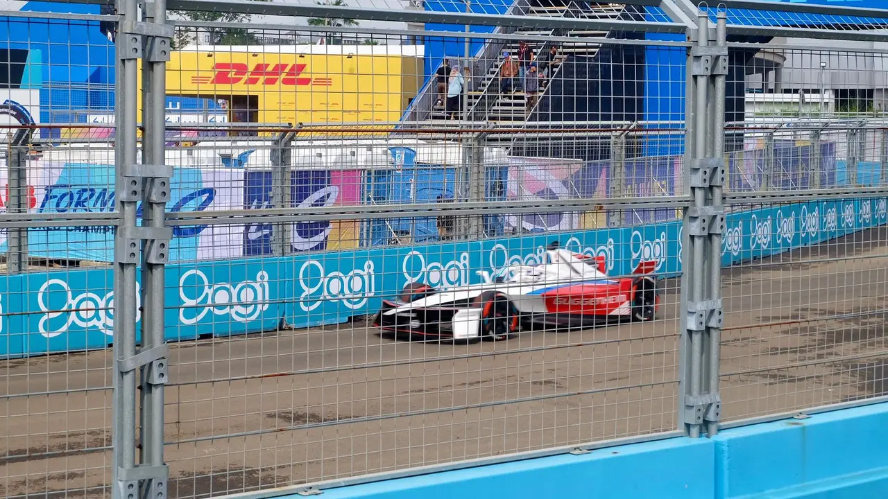 Keseruan Formula E Jakarta 2025