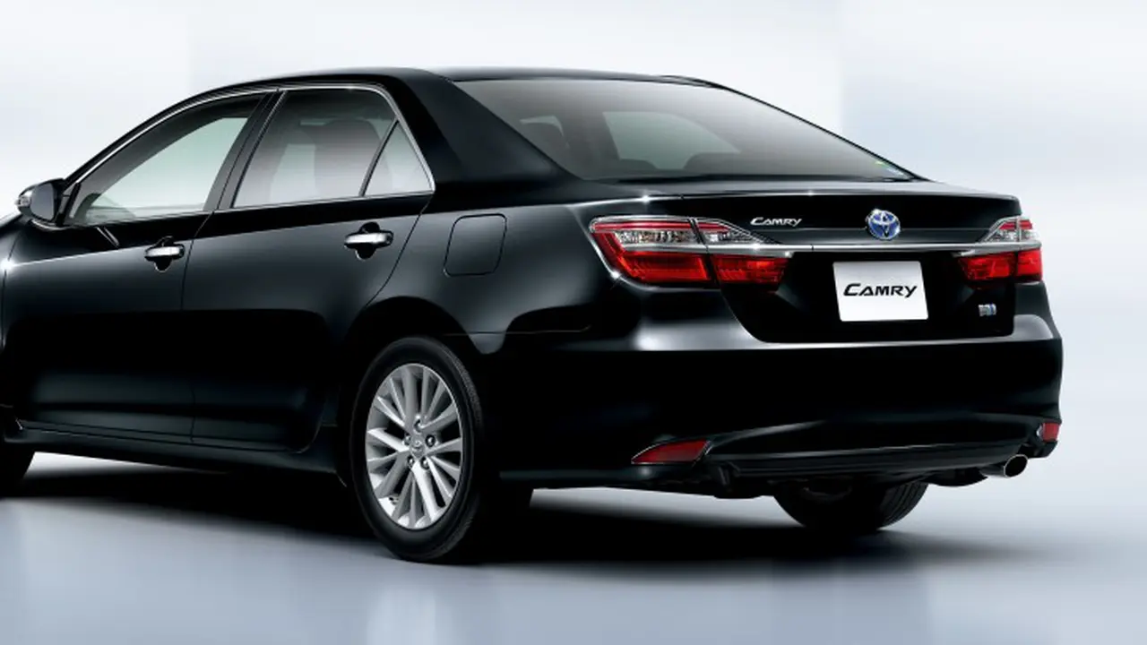 Toyota Remajakan Camry Versi Hybrid