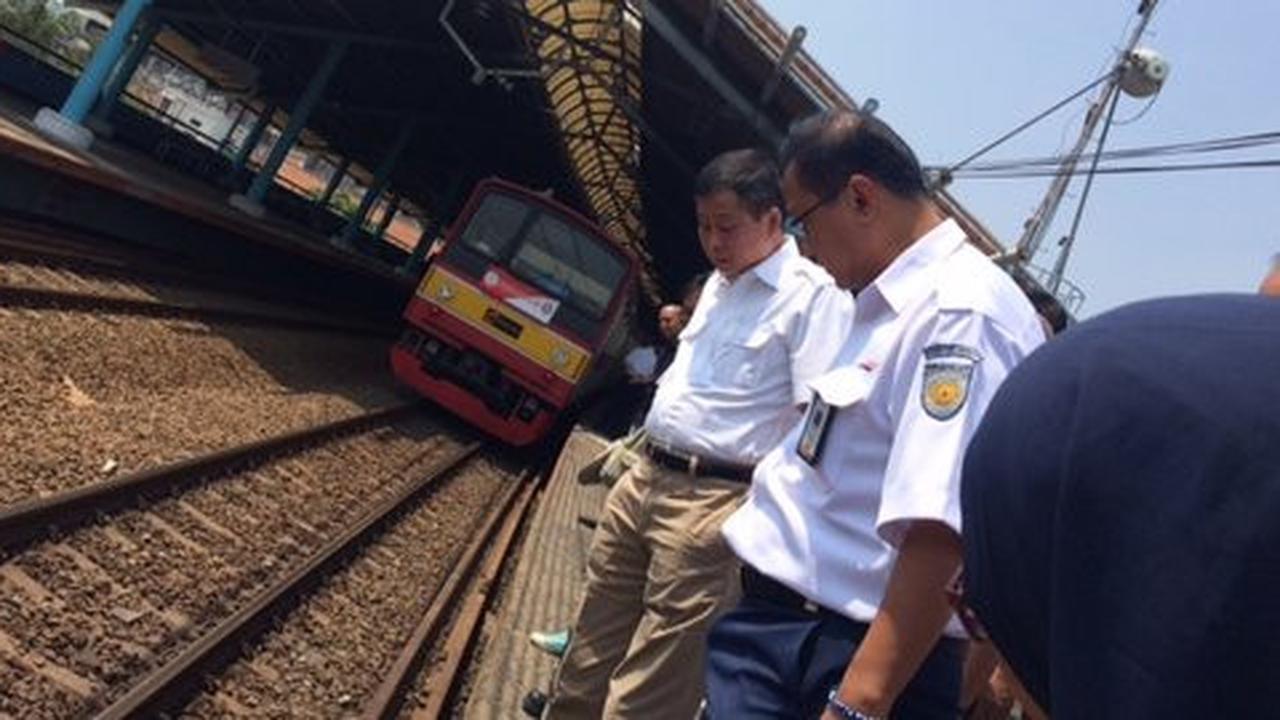 Persinyalan sudah otomatis, Jonan duga tabrakan KRL salah masinis