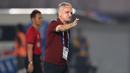 <p>Pelatih kepala PSS Sleman, Marian Mihail memberi instruksi kepada pemainnya saat menghadapi PSS Sleman pada laga pekan ke-9 BRI Liga 1 2023/2024 di Stadion Indomilk Arena, Tangerang, Jumat (18/8/2023). (Bola.com/Abdul Aziz)</p>