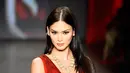 Miss Universe 2015, Pia Alonzo Wurtzbach berpose saat mengunakan gaun berwarna merah rancangan Macy dengan tema Go Red For Women Red di New York Fashion Week (11/2/2016). (AFP PHOTO/Frazer Harrison)