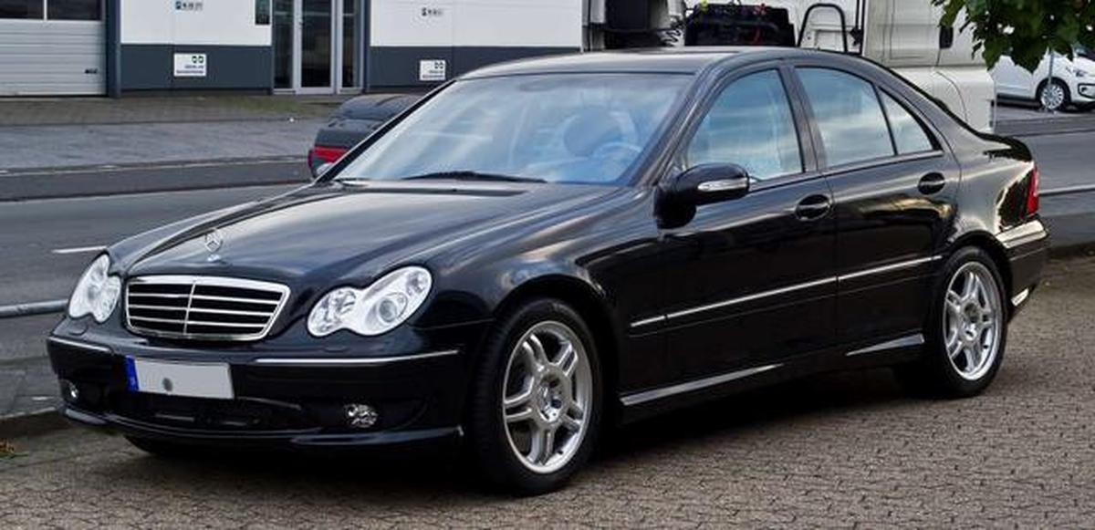8 Rekomendasi Mobil Mercedes dengan Harga di Bawah Rp 100 Juta!