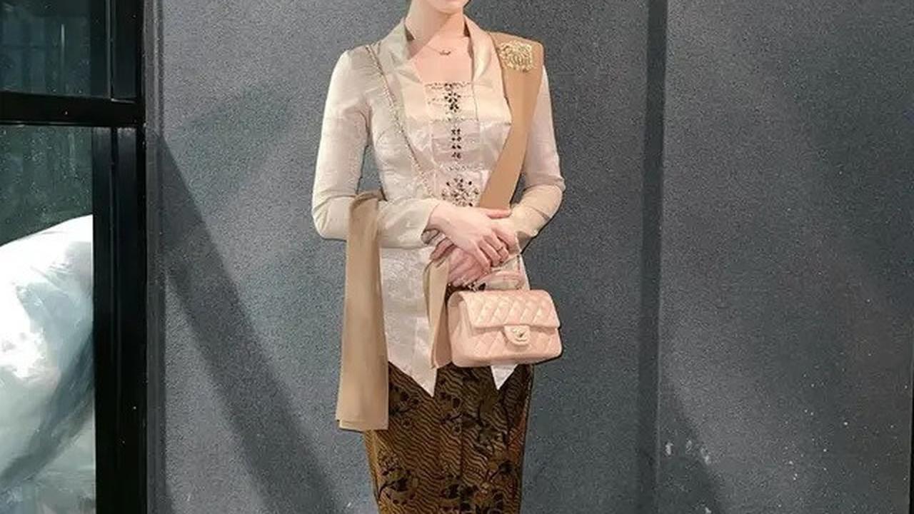 Inspirasi Kebaya Kutubaru Sederhana, Gaya Elegan Aaliyah Massaid hingga Amel Carla