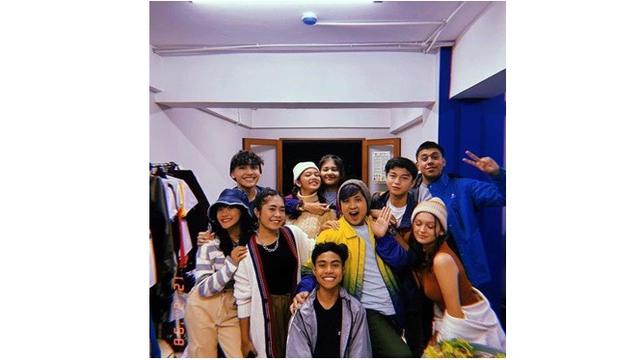 Sinetronnya Viral, Ini 6 Potret Kompak Pemain Magic 5 di Lokasi Syuting