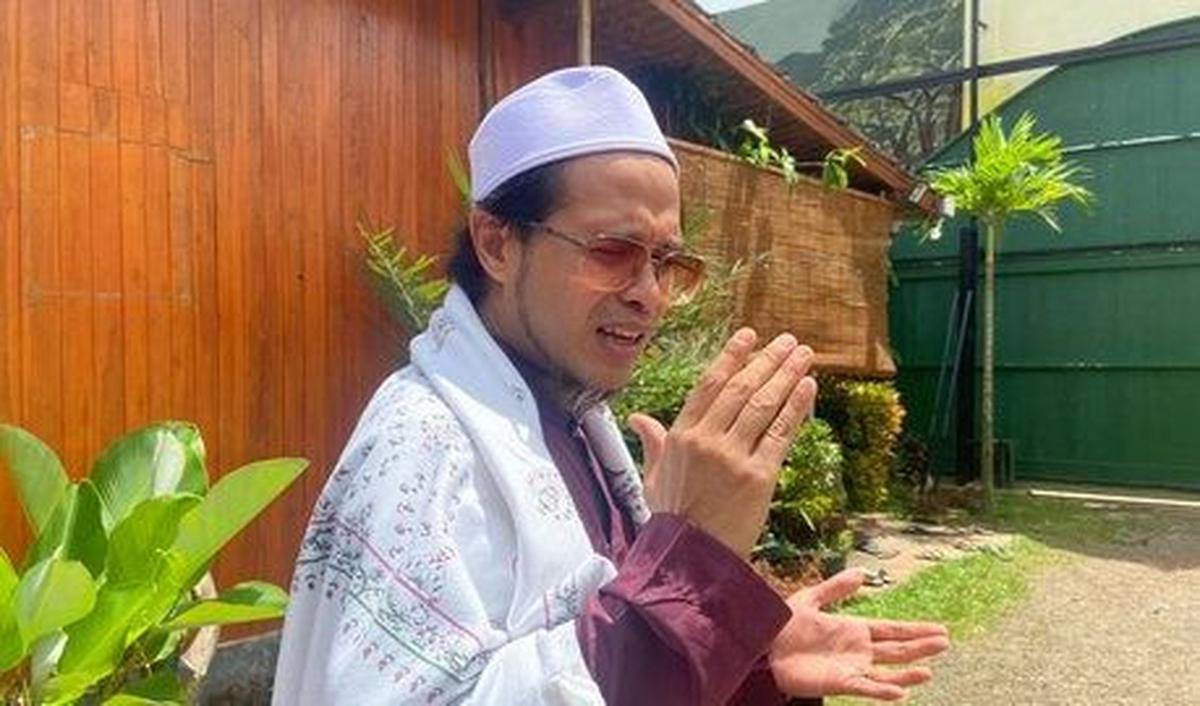 Ustazah AN menegaskan selama ini dirinya tidak pernah dipaksa menikah oleh Kiai Fahim. Dia mengaku sukarela melakukan pernikahan tersebut.