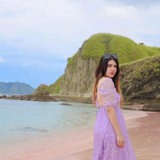 Curhatnya Jadi Perbincangan, Intip 6 Gaya Fashion Terkini Pilihan Via Vallen