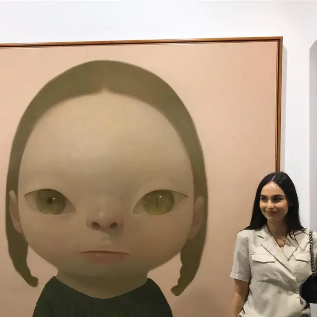 7 Potret Sabina Paz, Tunangan Rafael Tan yang Kerap Tampil Stylish