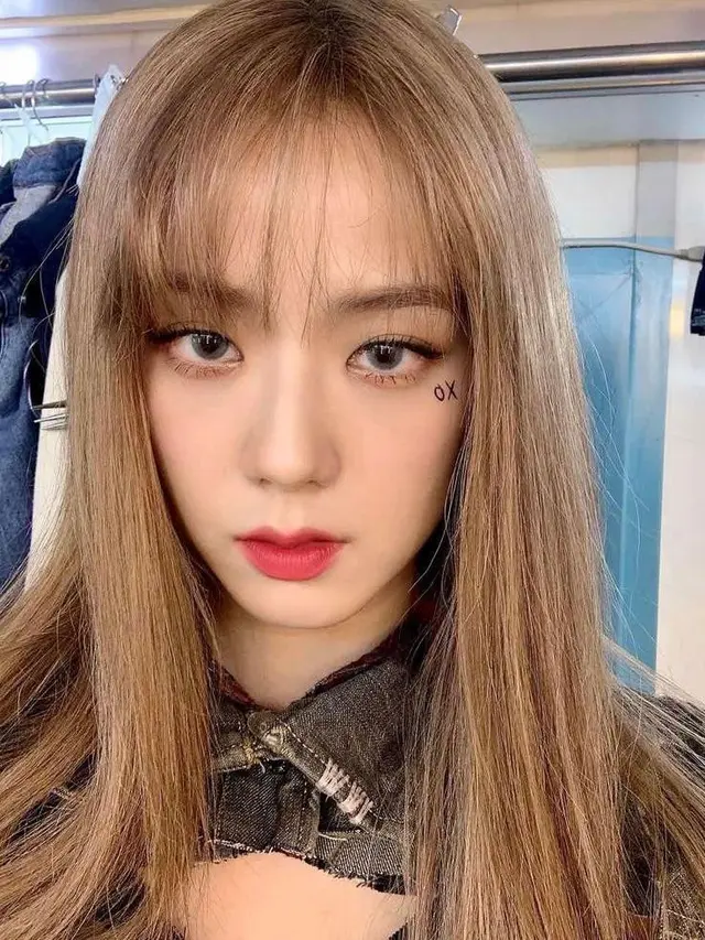 8 Inspirasi Warna Rambut untuk Kulit Kuning Langsat ala Seleb, Nikita Willy-Jisoo BLACKPINK