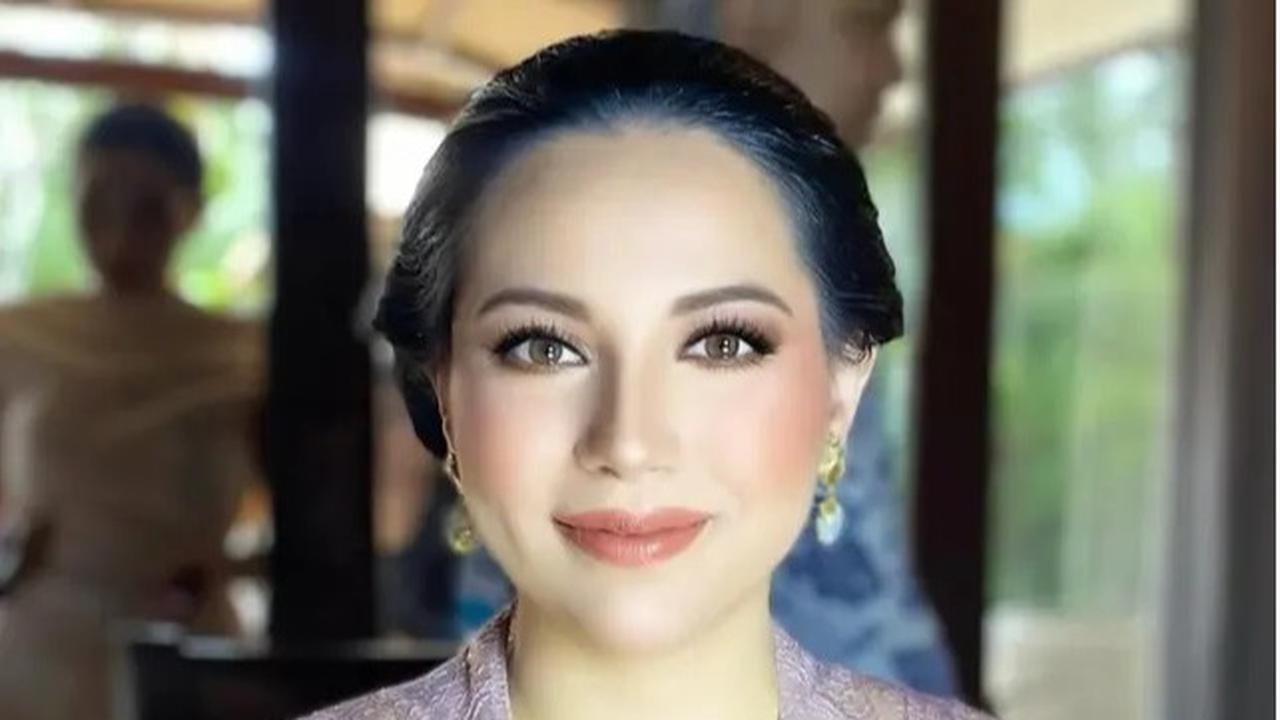 Potret Elodie Bouttier, Cantik Berkebaya saat Pernikahan Luna Maxime