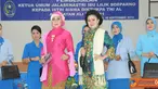 Citizen6, Surabaya: Dalam  acata tersebut, diisi juga dengan pengenalan busana melalui peragaan busana oleh ibu-ibu dari Pengurus Gabungan (PG) Jalasenastri Kobangdikal. (Pengirim: Penkobangdikal).