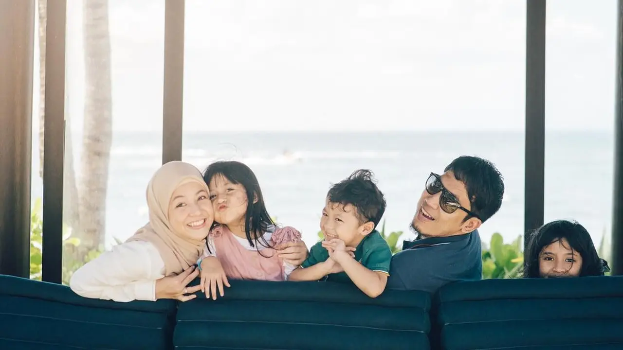 6 Pemotretan Keluarga Natasha Rizky dan Desta saat Liburan di Bali, Penuh Kehangatan