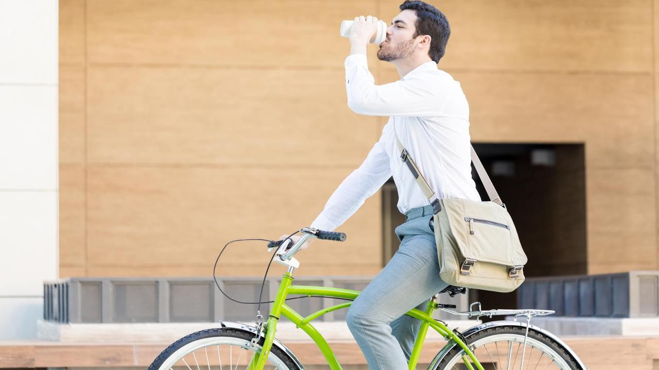 Ilustrasi pekerja kantoran, bersepeda