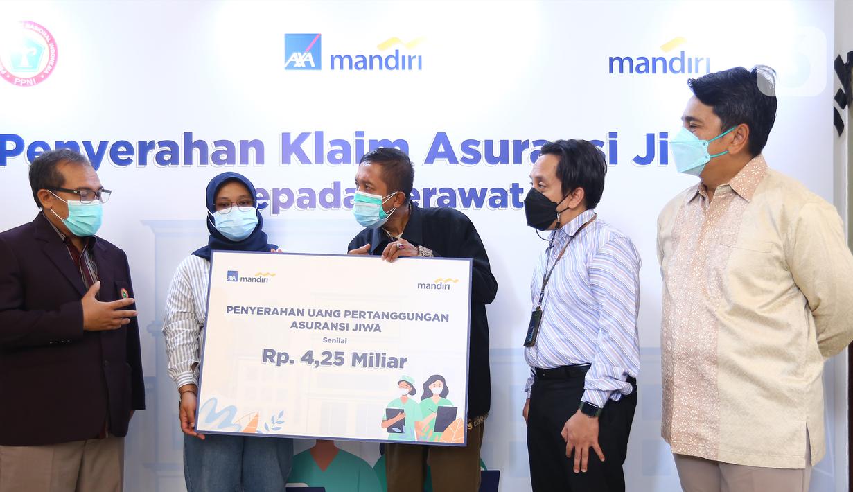 FOTO: Gugur karena COVID-19, Tenaga Kesehatan Terima Klaim ...