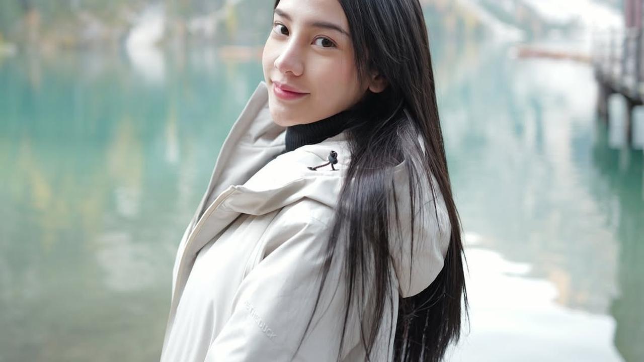 Rayakan 2025, Anya Geraldine Unggah Deretan Foto Cantik 2024 dan Terima Kasih pada Diri Sendiri