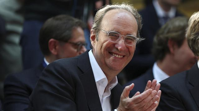 Miliarder pemilik Iliad Group dan Free Telecom asal Prancis, Xavier Niel, menghadiri "Choose France Summit" yang bertujuan menarik investor asing ke Prancis, di Istana Versailles, dekat Paris, Senin, 19 Mei 2025. (Gonzalo Fuentes/Pool via AP)