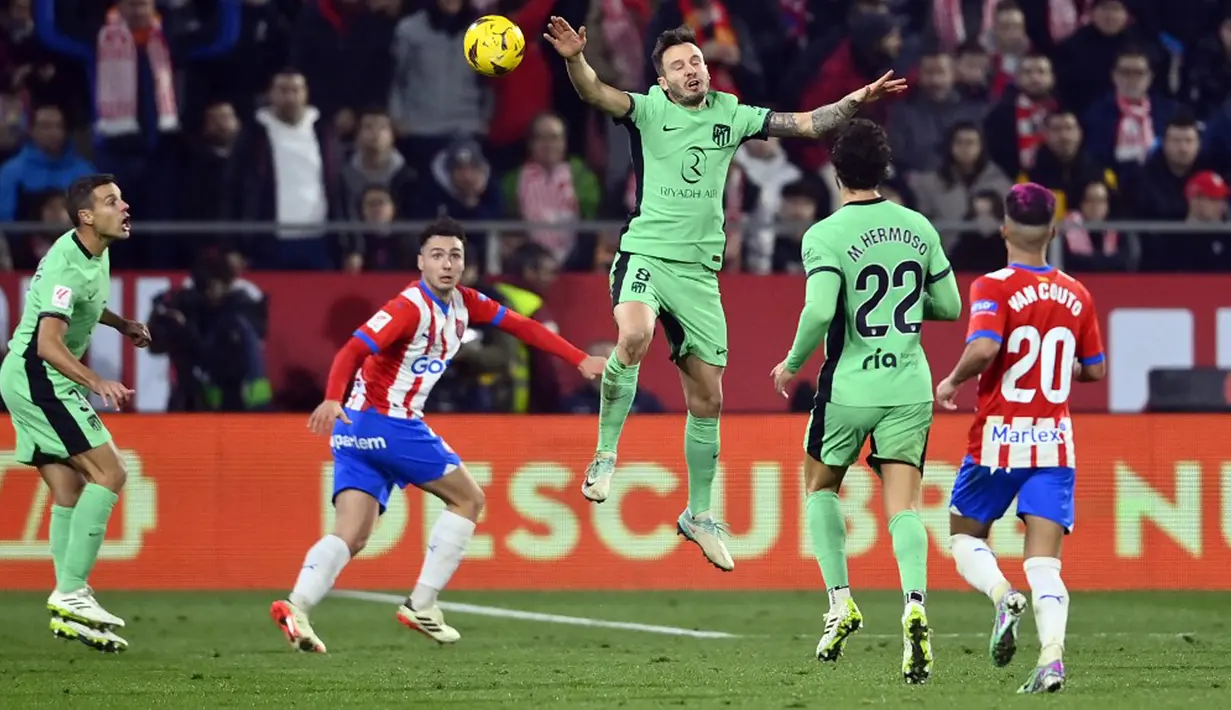 Girona secara dramatis sukses mengalahkan Atletico Madrid dengan skor ketat 4-3 dalam laga La Liga 2023/2024. (Pau BARRENA/AFP)
