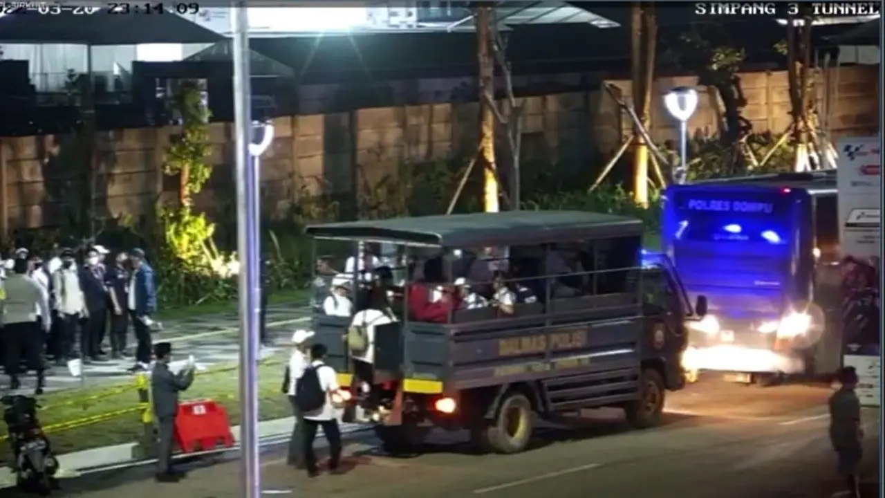 Truk dan bus polisi angkut penonton MotoGP