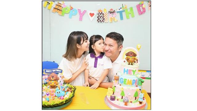 Di usia Gempi yang ke-5 tahun ini, Gading dan Gisel kompak meluangan waktu untuk putri semata wayangnya.