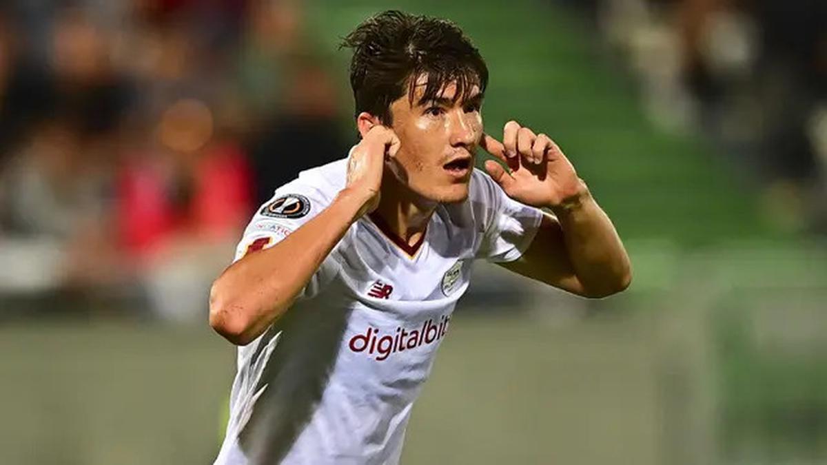 Eldor Shomurodov: Kapten Timnas Uzbekistan dan Jagoan Asia yang Bersinar di AS Roma