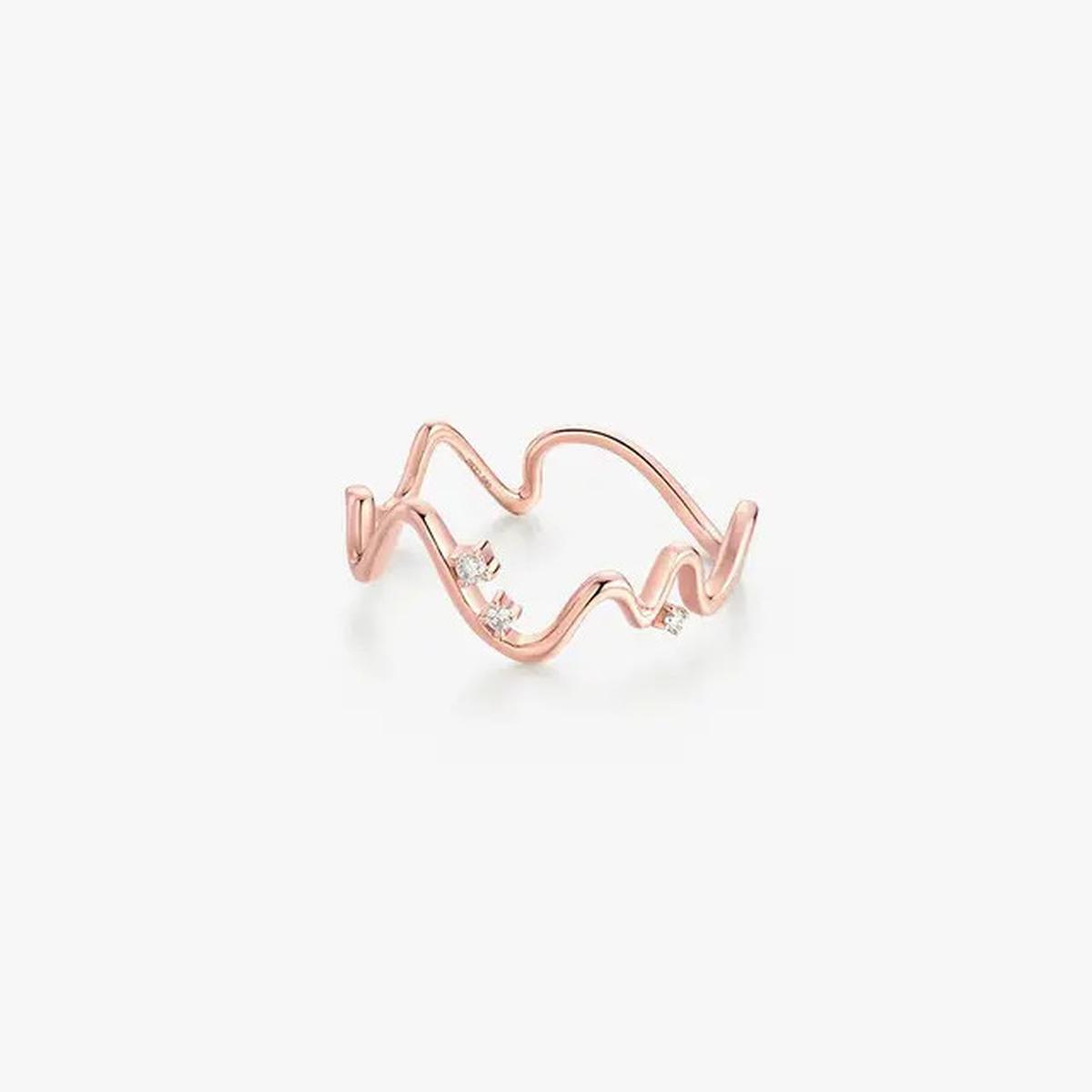 Dua Lipa Diduga Dilamar dengan Cincin Chunky, Apakah Jadi Tren Lamaran Terbaru di 2025?