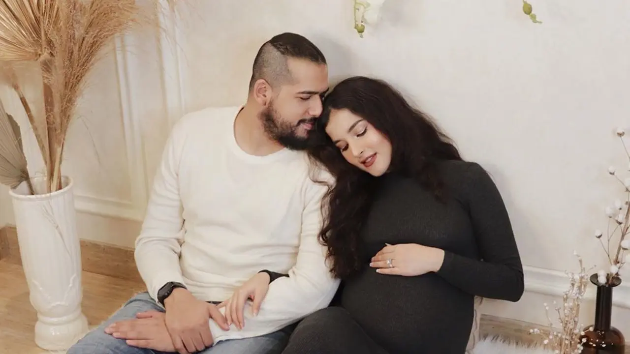 Tasya Farasya Lakukan Maternity Shoot Sendiri di Rumah, Ini 7 Potret Menawannya