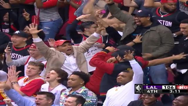 Berita video aksi-aksi terbaik dari guard Houston Rockets, James Harden pada kuarter keempat NBA musim ini.