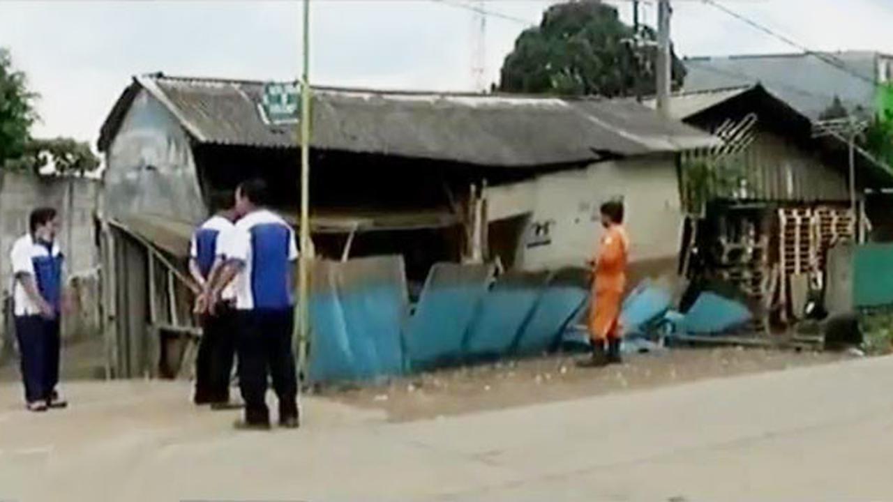 Polisi Tabrak Pemotor