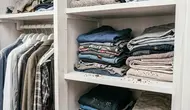 9 Cara Menyimpan Pakaian di Lemari agar Tidak Lembap dan Bebas Bau Apek