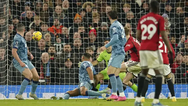 Foto: Hojlund Cetak Gol Perdana, Ini Dia Aksi Epic Comeback Pemain MU saat Mengalahkan Aston Villa
