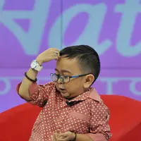 Sekitar sebulan Daus Mini membina rumah tangga dengan istri barunya, Rahandini Destria Astrinatri. Masih dalam masa bulan madu sebagai pengantin baru, seorang perempuan mengaku memiliki hubungan dengan Daus. (Johan Oktavianus/Liputan6.com)